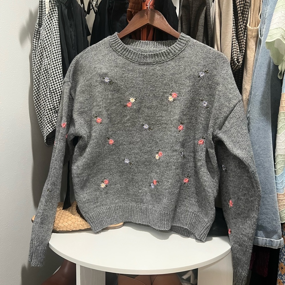 SHEIN Gray Floral Embroidered Sweater